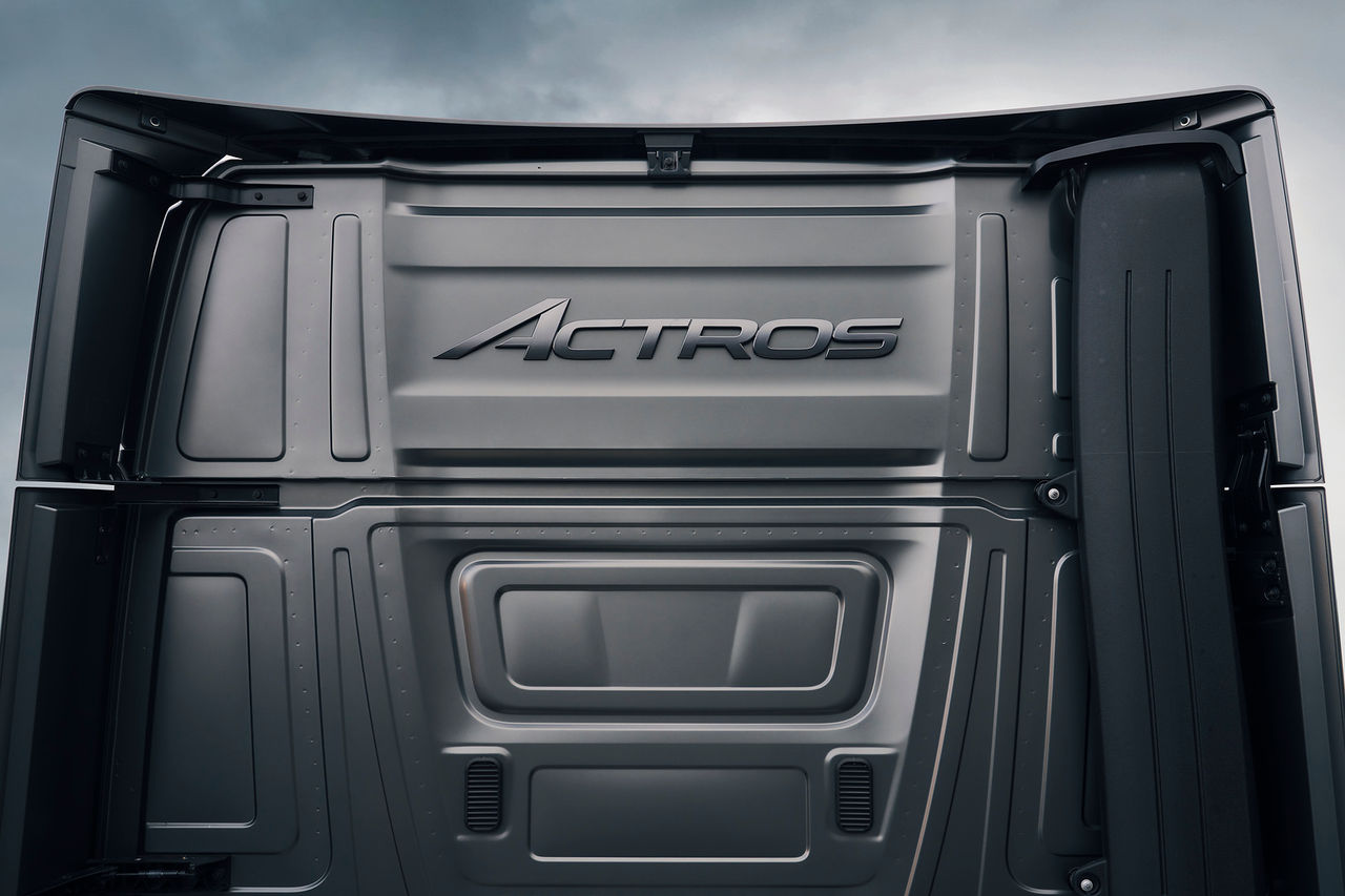 Actros Schriftzug Fahrerhausrückwand