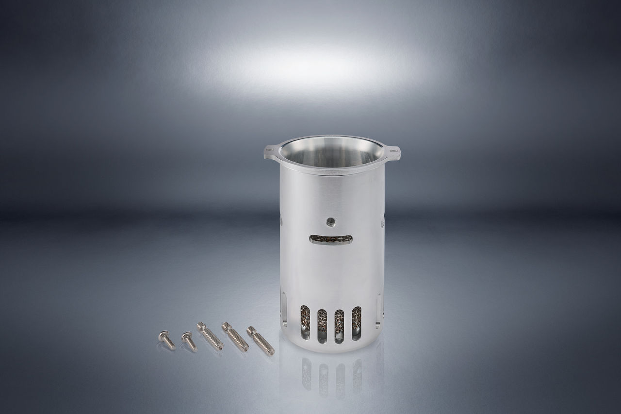 Metallzylinder mit Lüftungsschlitzen und separaten Schrauben, Fuel Seal von Mercedes-Benz Trucks.