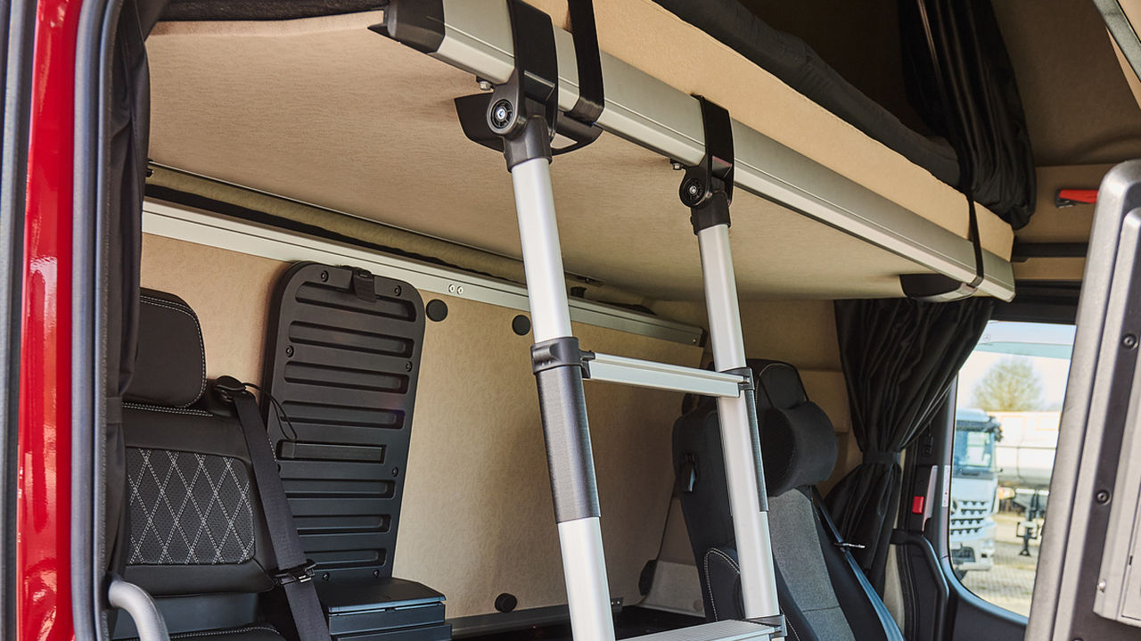 Teleskopleiter für das obere Bett